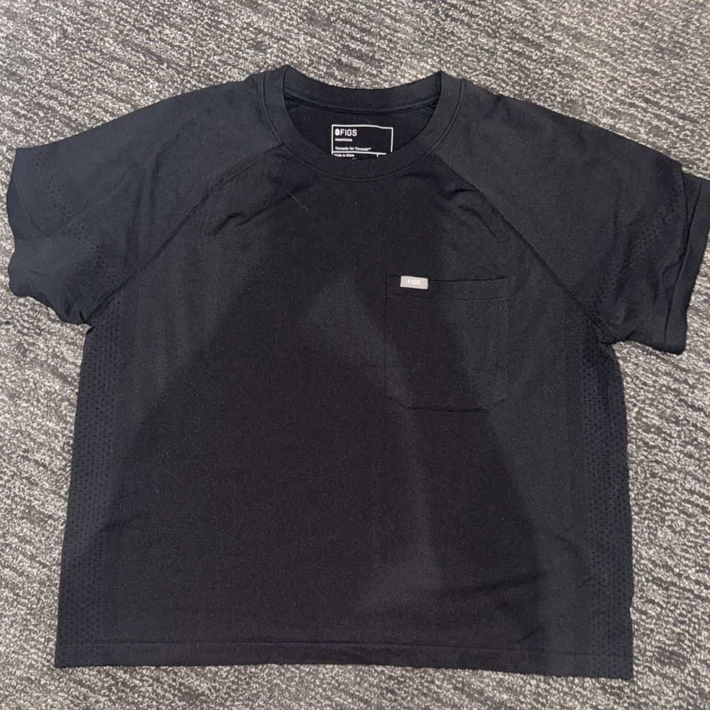 🩺Women’s Figs Black seamless scrub top. Size Large🩺